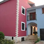 Valbandon 8