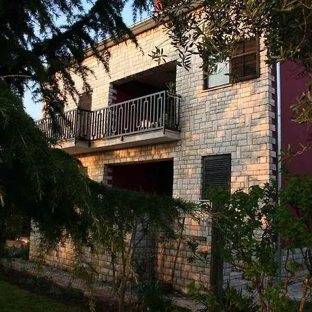Valbandon 8